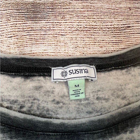 Distressed tie front tshirt - Picture 2 of 2